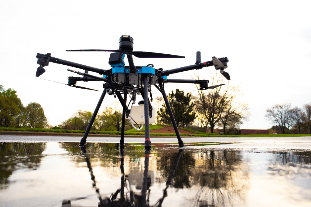 drone ile temizlik aracı